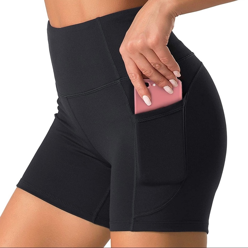 NWT Dragon Fit Black Shorts - Small